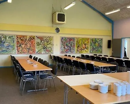 Efterskole מלון דירות 3*