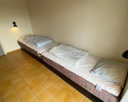 Efterskole מלון דירות