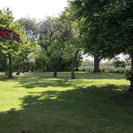 Efterskole מלון דירות